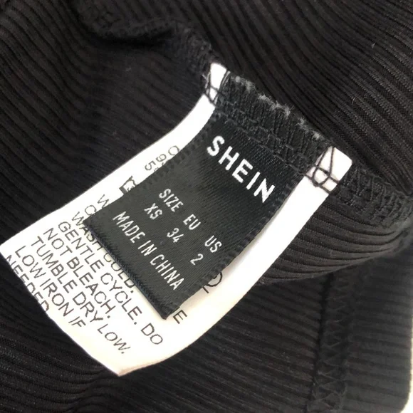 🖤 🍄 Mushroom Crop Top - Picture 5 of 5